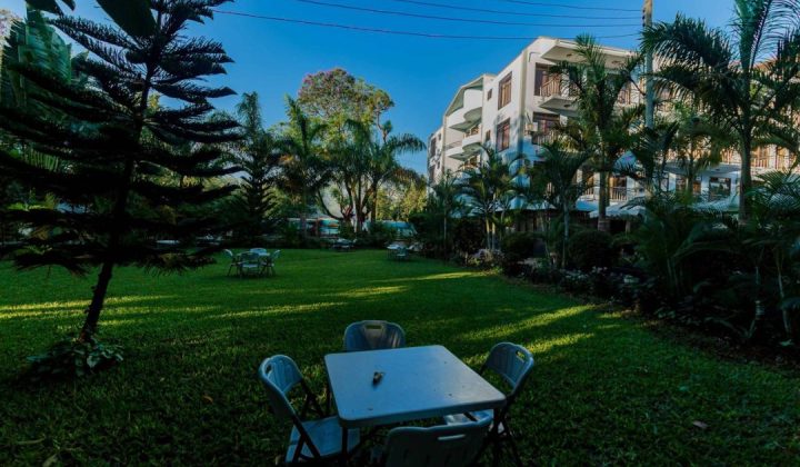 Panama-Garden-Resort-Grounds.jpg